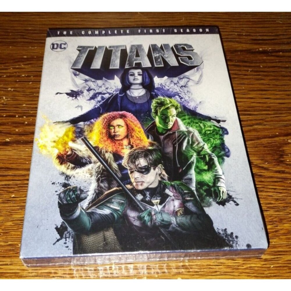 Titans: The Complete First Season (3-Disc DVD Box Set, 2018) (Unopened)